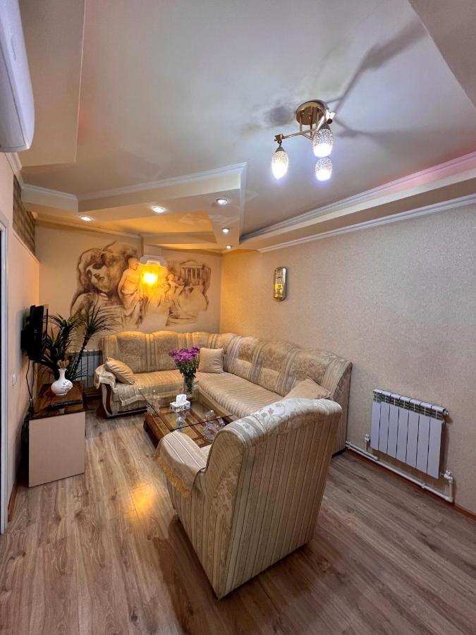Apartment In The Centre Of Yerevan For Rent Εξωτερικό φωτογραφία
